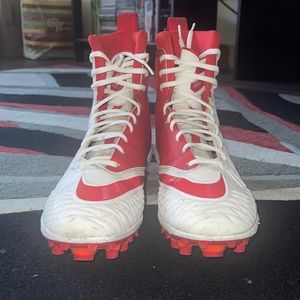 Nike Force Savage Varsity Football Cleats; White/Red (10 Medium US)